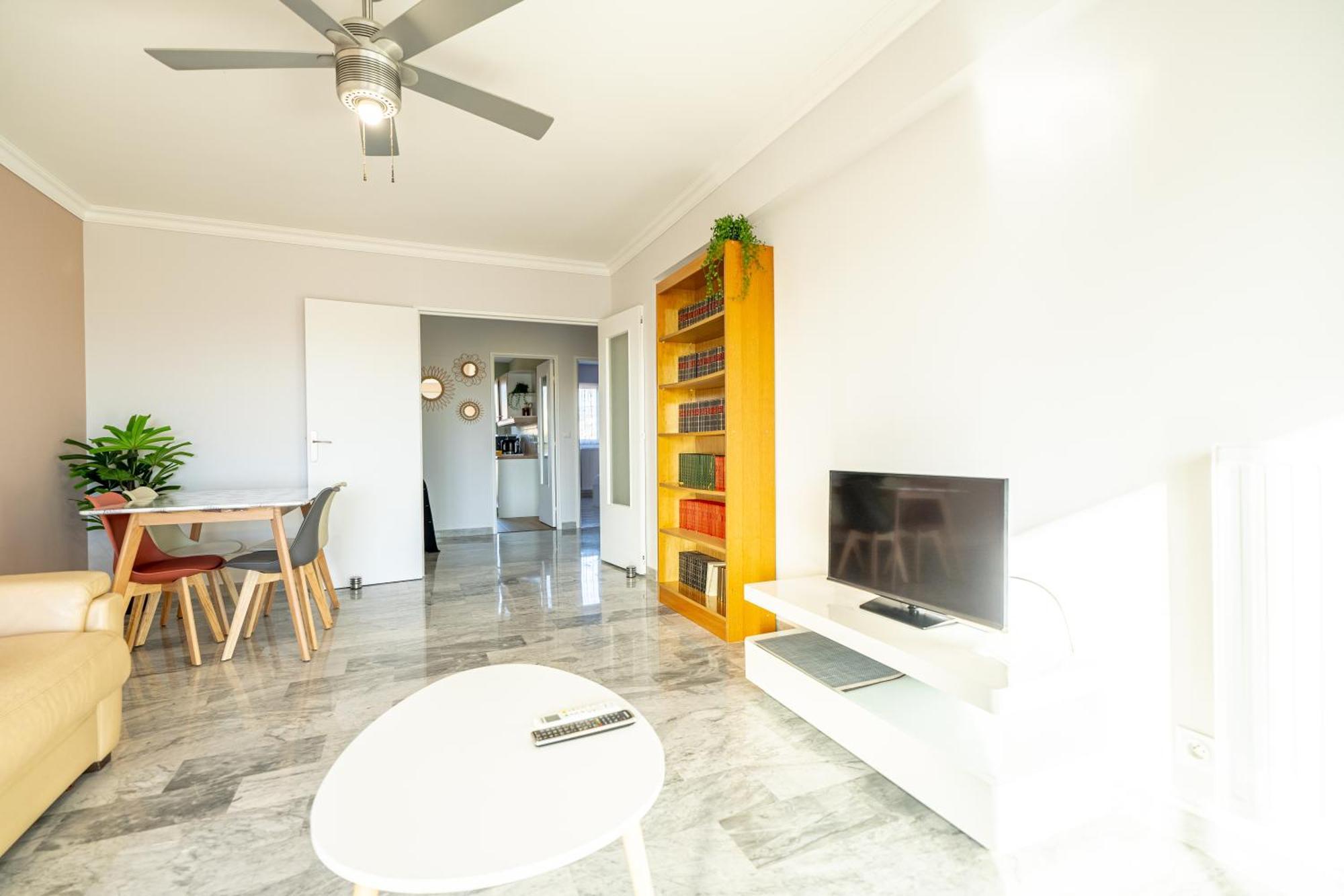 Sea & View Apartment