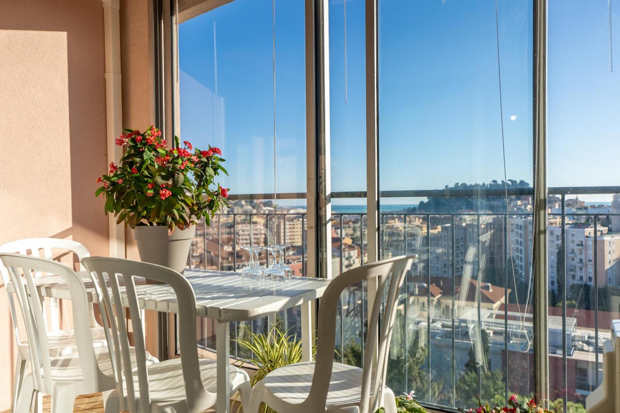 Sea & View Apartment